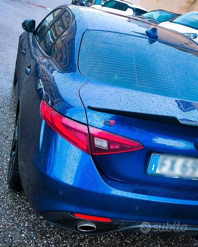 Usata Alfa Romeo Giulia Executive 160 CV (117 kW) 2019 Blu Berlina