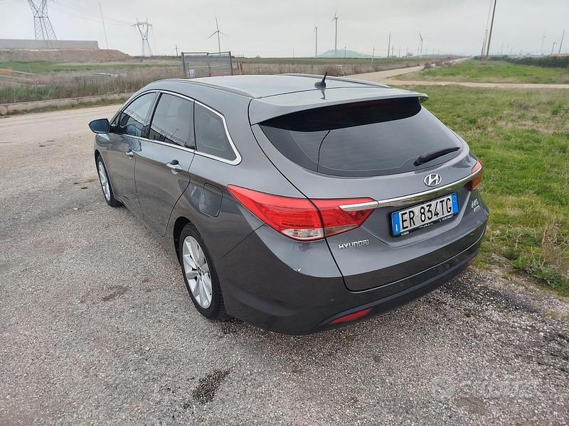 Usata Hyundai i40 Style 136 CV (100 kW) 2013 Grigio Station wagon