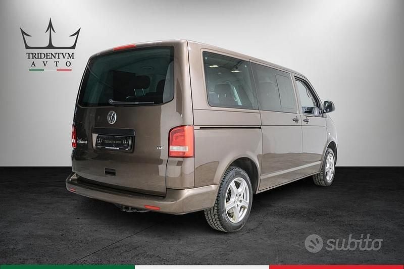 Usata VW Multivan Startline 140 CV (102 kW) 2011 Marrone Monovolume
