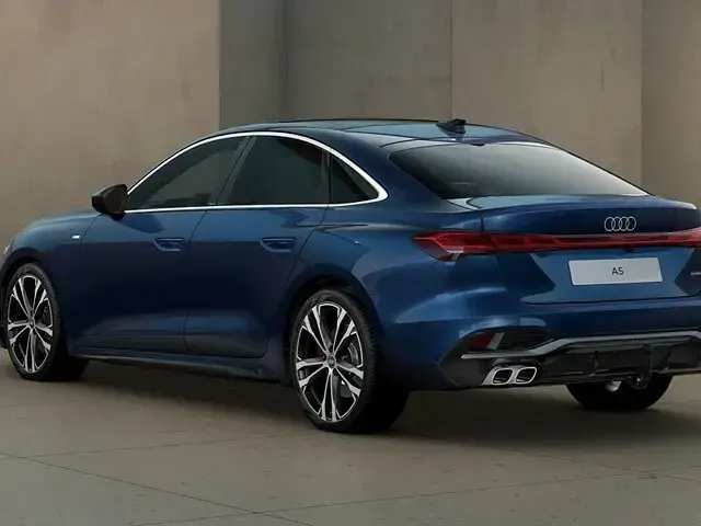 Usata Audi A5 Business 204 CV (150 kW) 2025 Blu Berlina