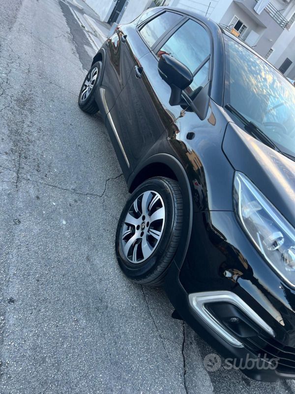 Usata Renault Captur 115 CV (84 kW) 2018 Nero SUV