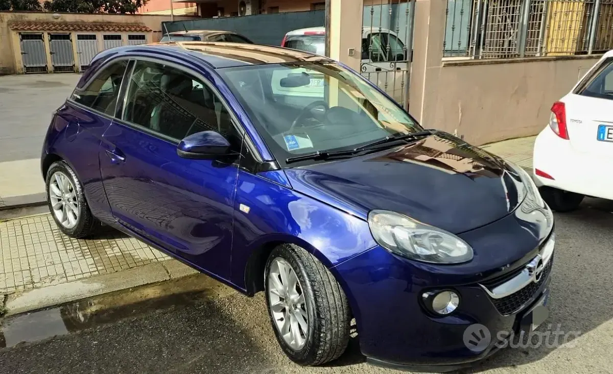 Usata Opel Adam 69 CV (50 kW) 2014 Bluazzurro Utilitaria