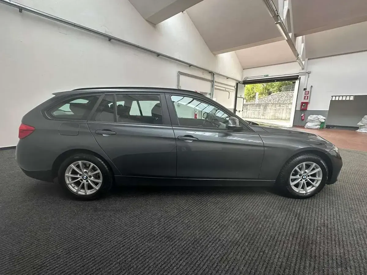 Usata BMW 318 150 CV (110 kW) 2018 Nero Station wagon