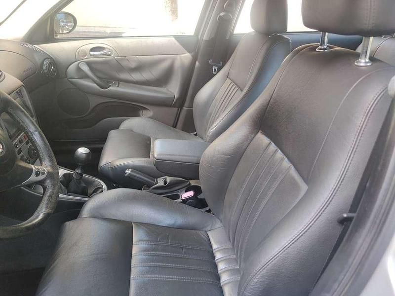 Usata Alfa Romeo 147 Distinctive 120 CV (88 kW) 2006 Grigio Utilitaria