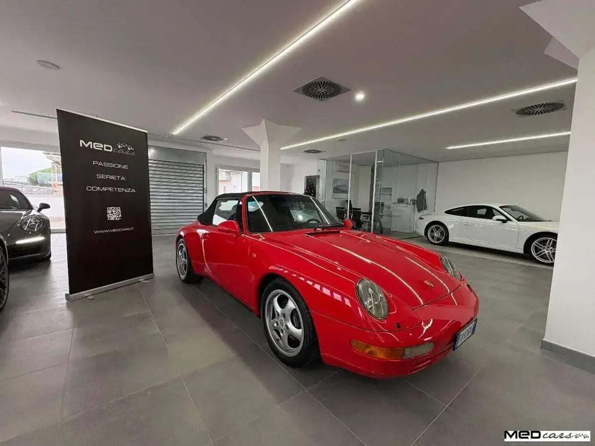 Usata Porsche 911 Carrera Cabriolet 272 CV (200 kW) 1995 Rosso Cabrio