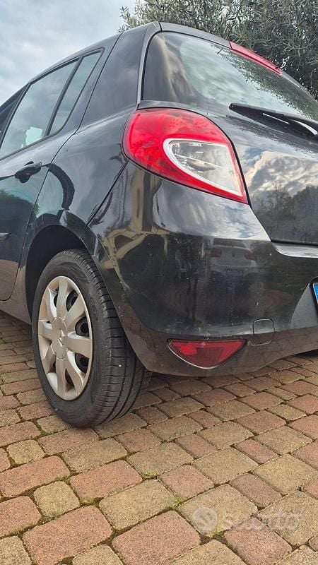 Usata Renault Clio II 2011 Nero Berlina