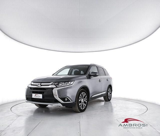 Usata Mitsubishi Outlander Intense 150 CV (110 kW) 2016 Grigio SUV