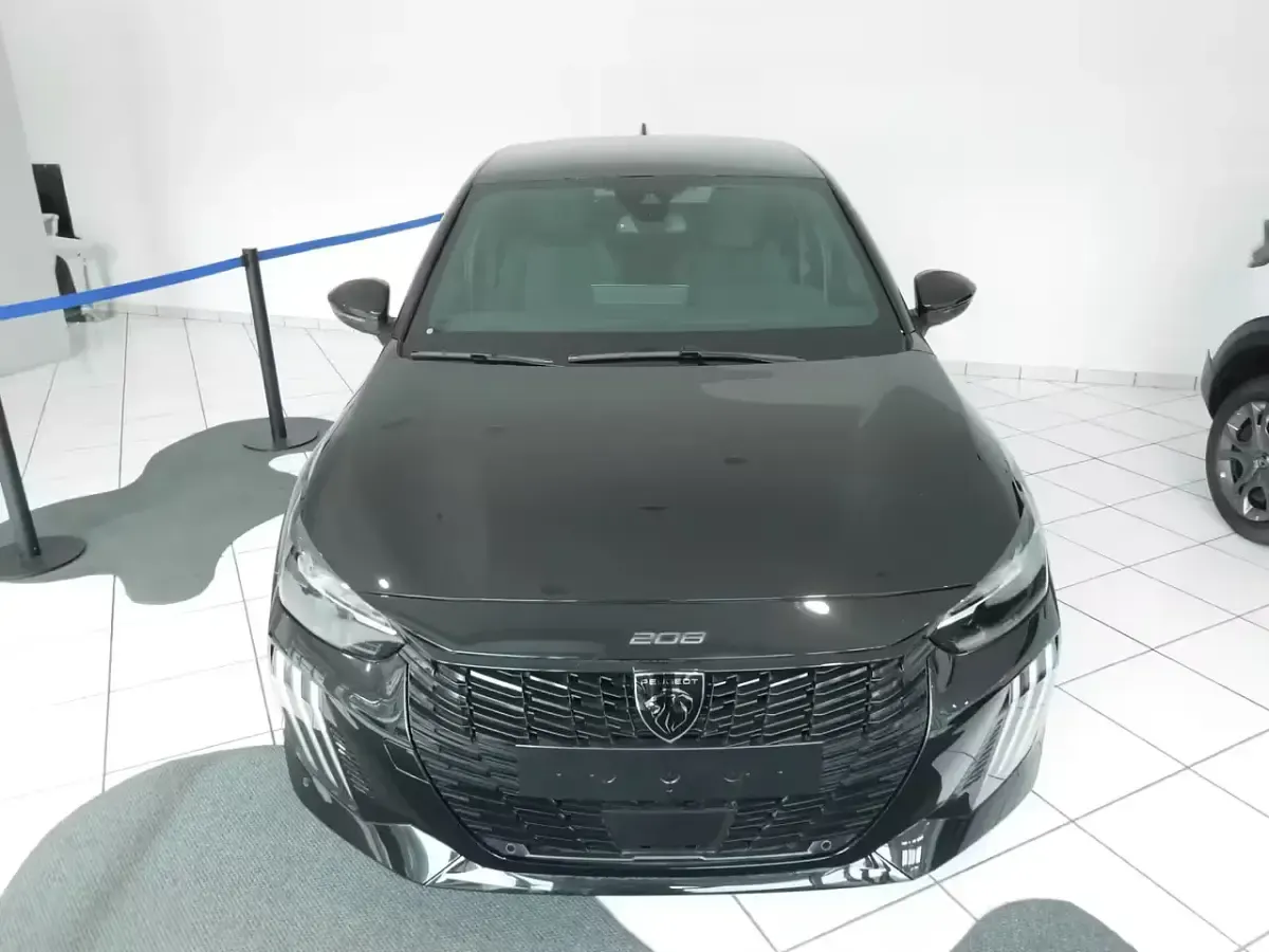 Nuova Peugeot 208 GT 101 CV (74 kW) 2026 Nero Utilitaria