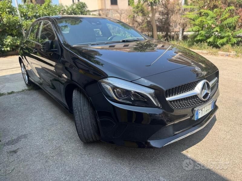 Nero Usata 2018 Mercedes A180 Premium Berlina | 14.300 € (Super prezzo) - Immagine 1/4