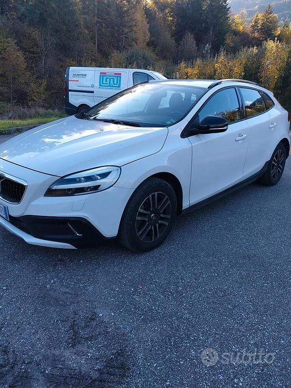 Usata Volvo V40 CC 2018 Bianco Station wagon