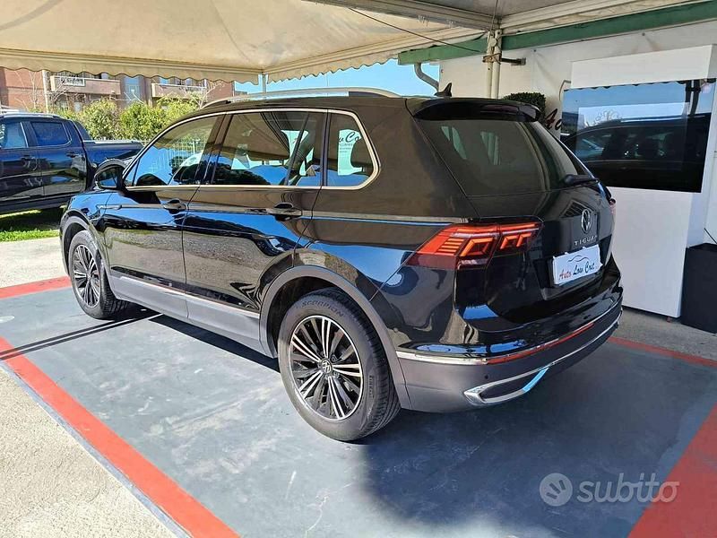 Begagnad VW Tiguan Elegance 150 HK (110 kW) 2023 Svart SUV