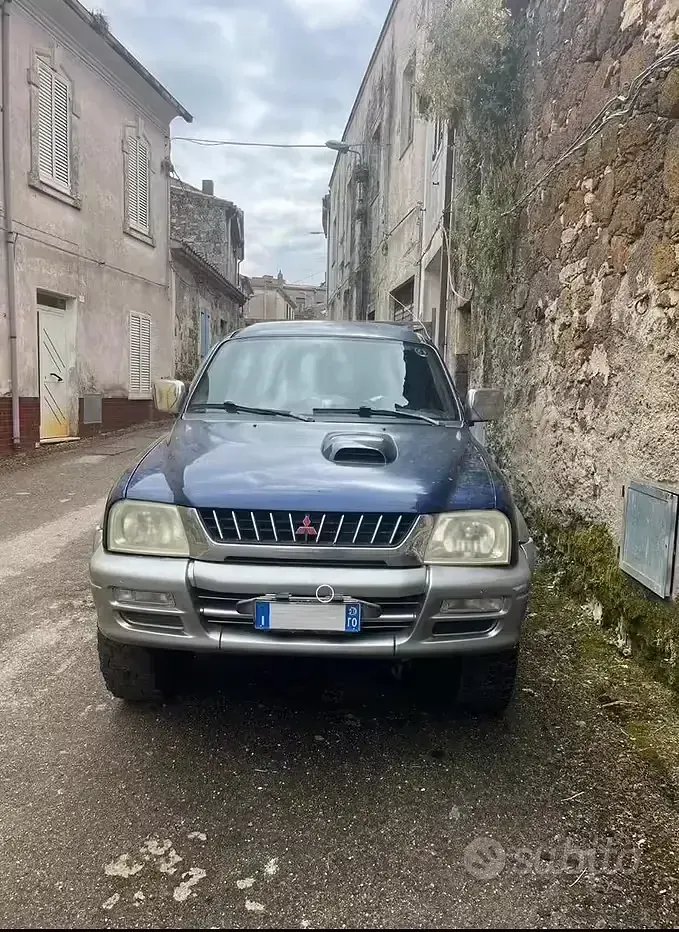Usata Mitsubishi L200 115 CV (84 kW) 2001 Blu Pick-up
