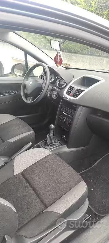Usata Peugeot 207 70 CV (51 kW) 2007 Grigio Berlina