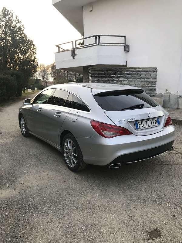 Usata Mercedes CLA200 Shooting Brake 136 CV (100 kW) 2016 Argento Station wagon
