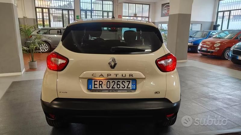 Usata Renault Captur 89 CV (65 kW) 2013 Bianco SUV