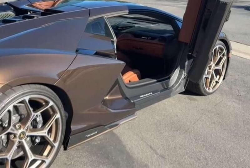 Nuova Lamborghini Revuelto 1014 CV (745 kW) 2025 Marrone Coupé