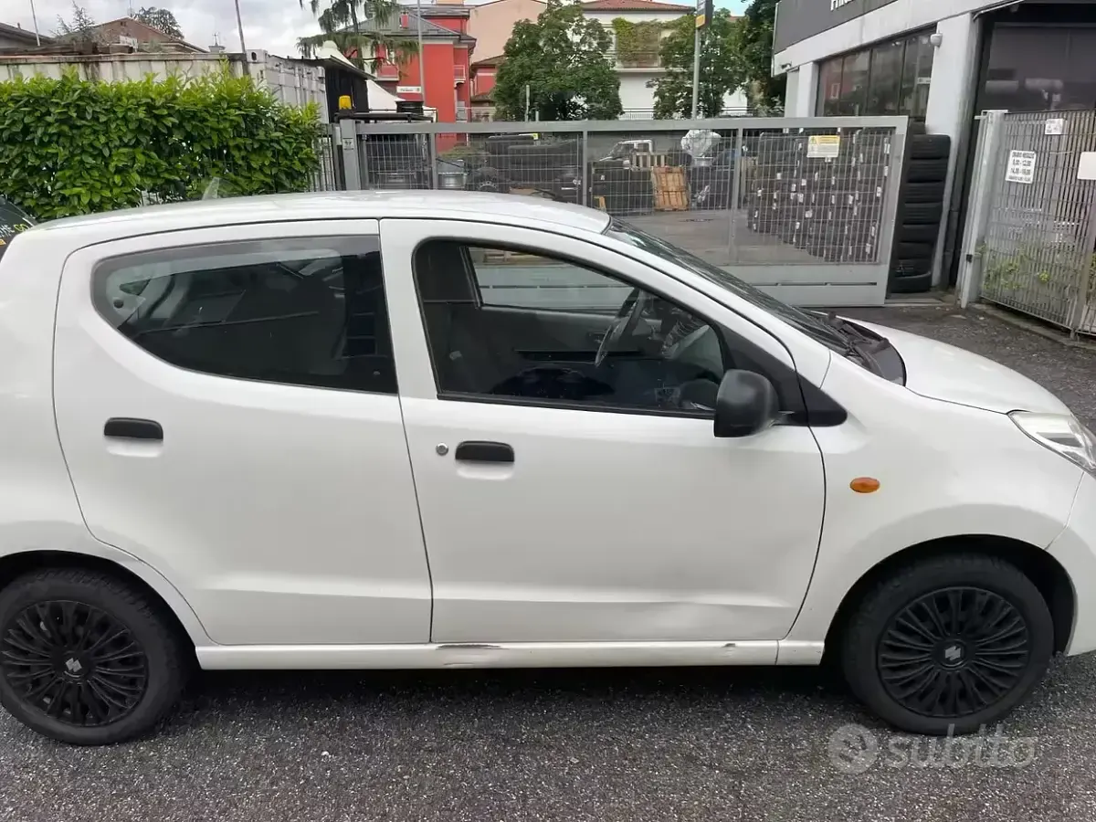 Usata Suzuki Alto 54 CV (39 kW) 2011 Bianco Utilitaria