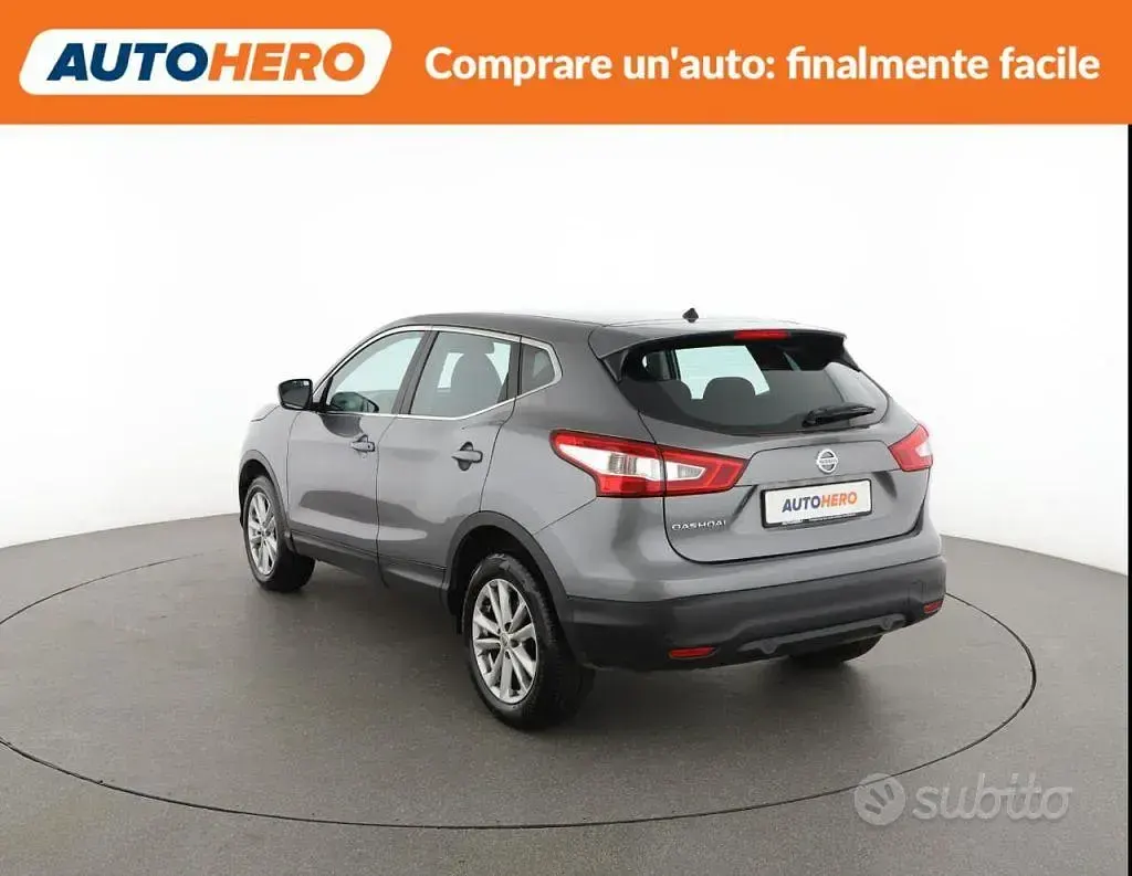Usata Nissan Qashqai Acenta 110 CV (80 kW) 2016 Grigio SUV