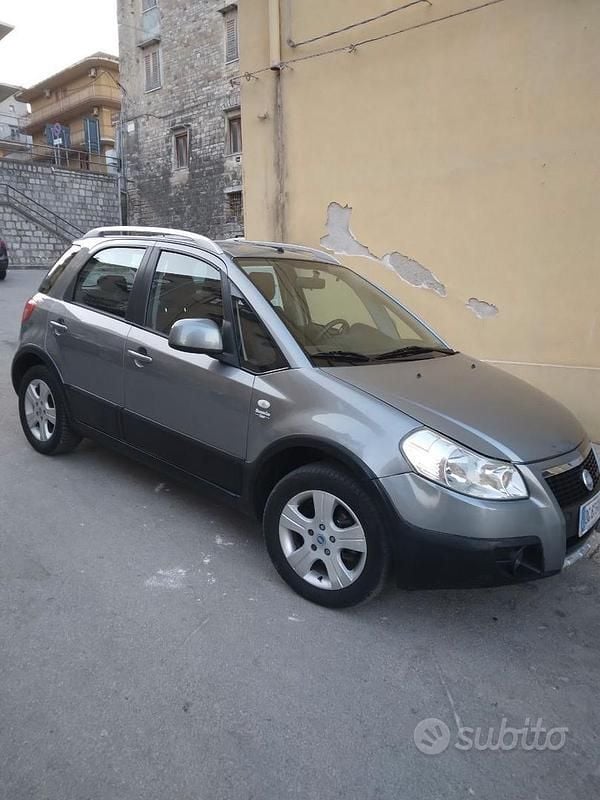 Usata Fiat Sedici 120 CV (88 kW) 2009 Grigio SUV
