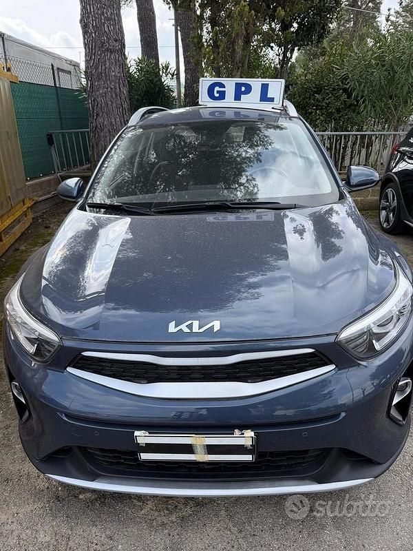 Usata Kia Stonic 84 CV (61 kW) 2021 Blu SUV