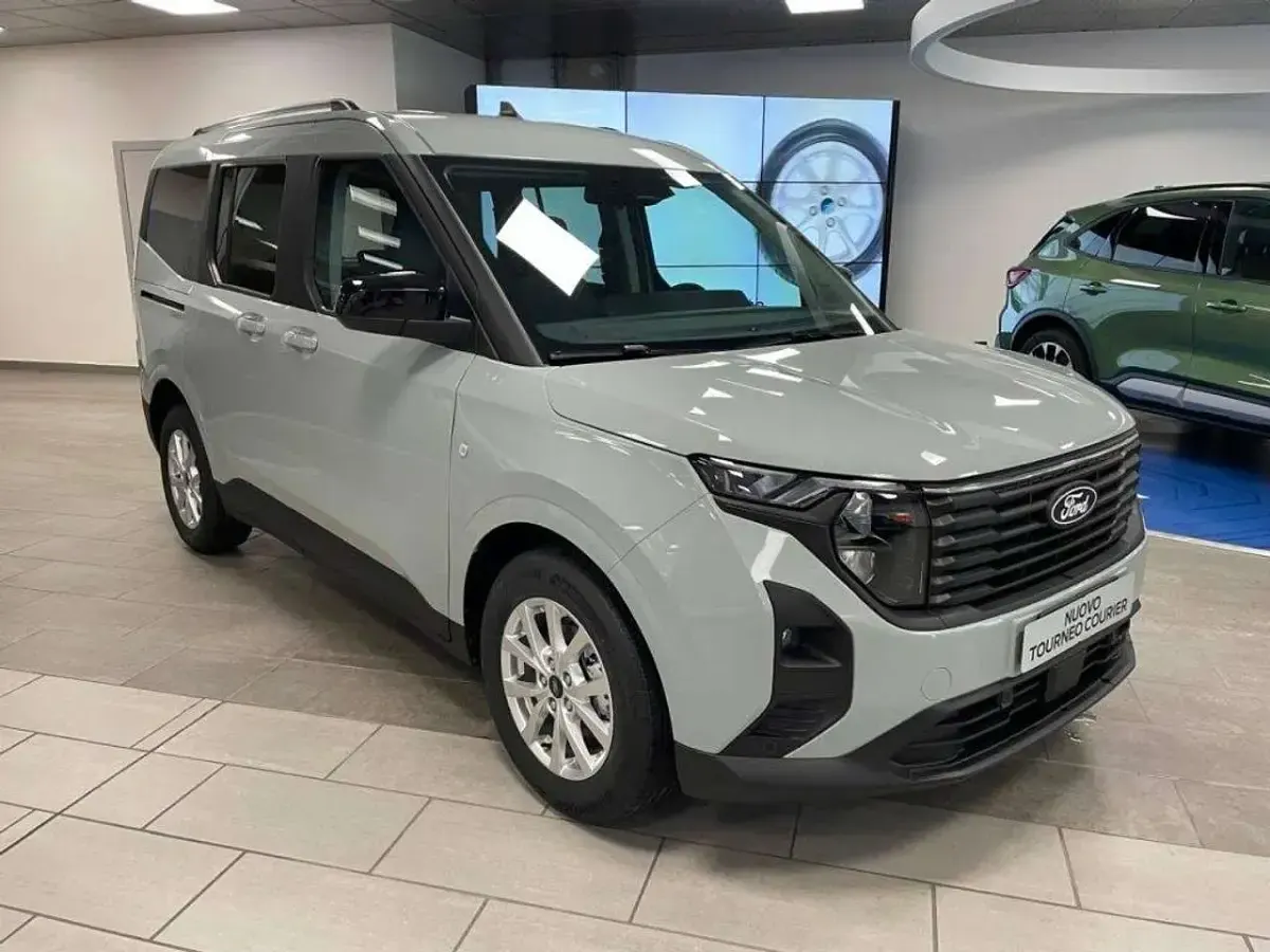 Nuova Ford Tourneo Courier Titanium 125 CV (91 kW) 2026 Cactus gray Monovolume
