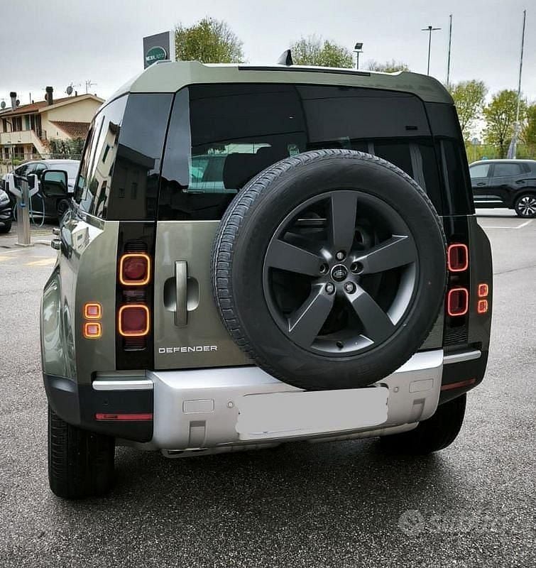 Nouvelle Land Rover Defender S 200 ch (147 kW) 2025 Vert Berline