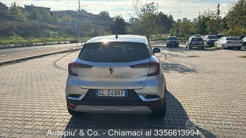 Usata Renault Captur Techno 145 CV (106 kW) 2022 Argento SUV