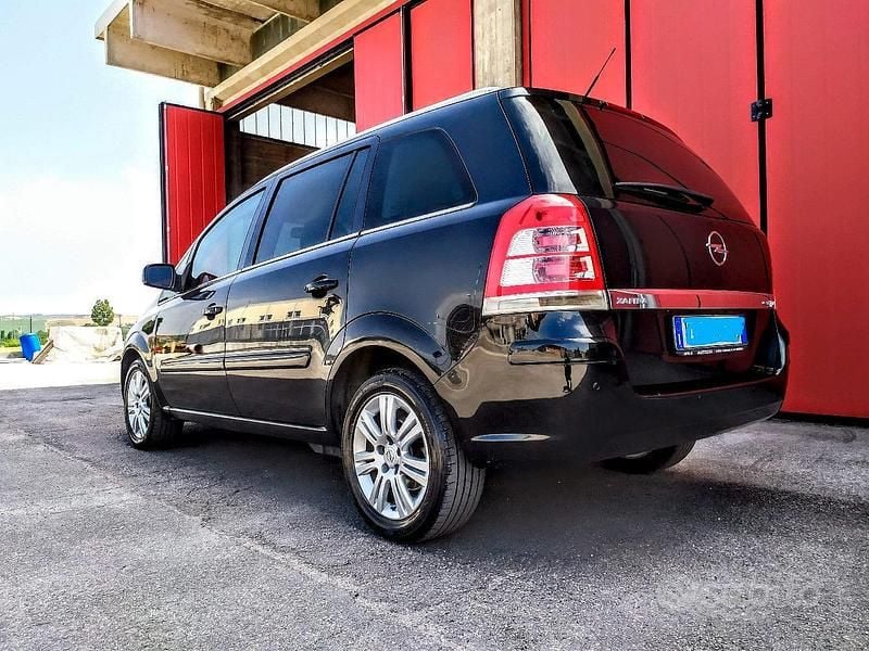 Usata Opel Zafira 150 CV (110 kW) 2012 Monovolume