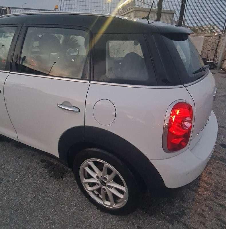 Usata Mini Cooper D Countryman 111 CV (81 kW) 2016 Bianco SUV