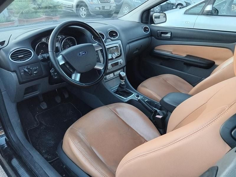Usata Ford Focus Cabriolet 140 CV (102 kW) 2011 Nero Cabrio