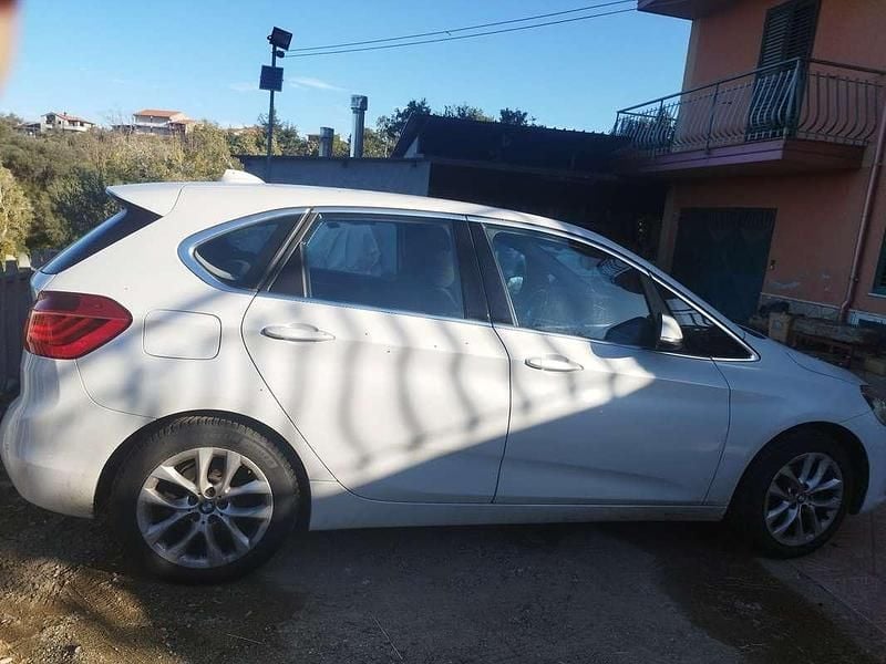 Usata BMW 218 150 CV (110 kW) 2018 Bianco Monovolume