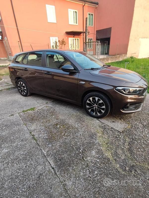 Usata Fiat Tipo City Life 130 CV (95 kW) 2021 Marrone Station wagon