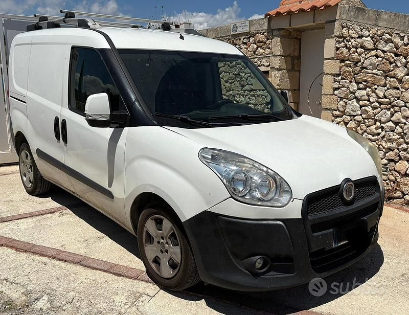 Usata Fiat Doblò 105 CV (77 kW) 2010 Bianco Monovolume