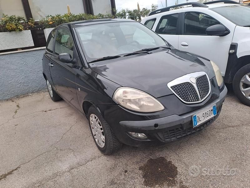 Usata Lancia Ypsilon 70 CV (51 kW) 2006 Nero Utilitaria