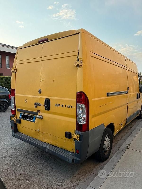 Usata Fiat Ducato 160 CV (117 kW) 2007 Giallo Furgone