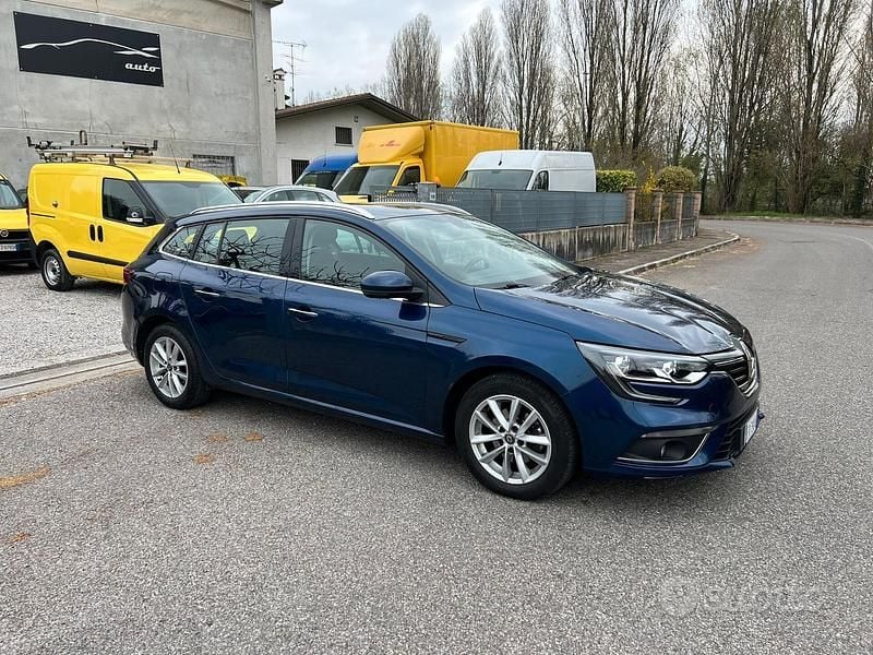 Usata Renault Mégane GrandTour Intens 110 CV (80 kW) 2018 Blu Station wagon