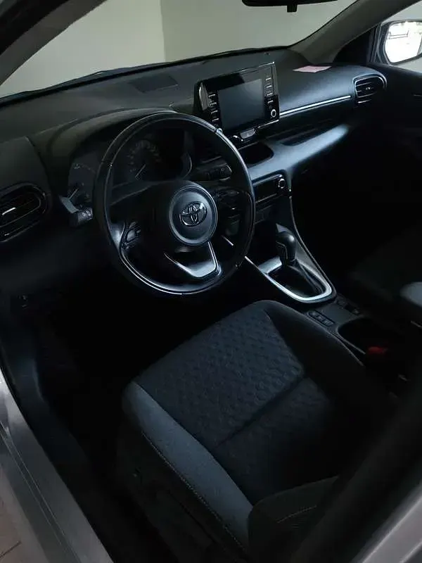 Usata Toyota Yaris Hybrid Style 92 CV (67 kW) 2024 Berlina