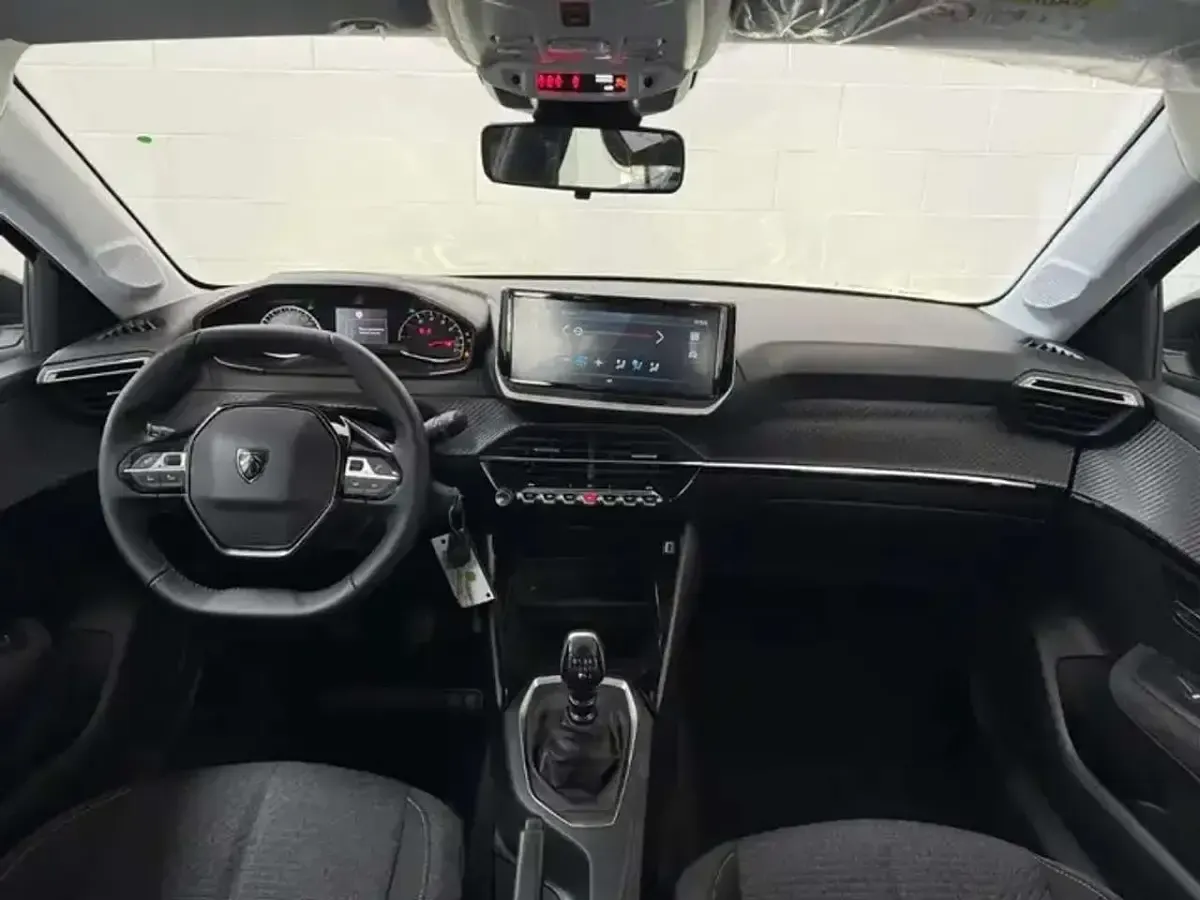 Usata Peugeot 208 Allure 101 CV (74 kW) 2024 Nero Utilitaria