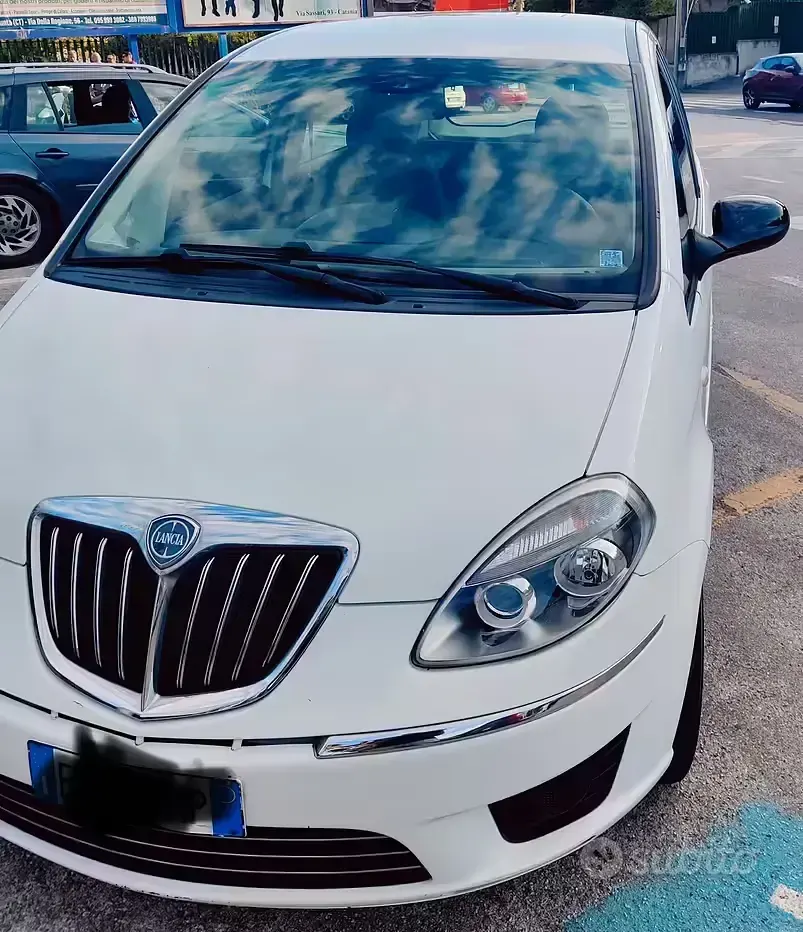 Usata Lancia Musa 69 CV (50 kW) 2011 Bianco Monovolume