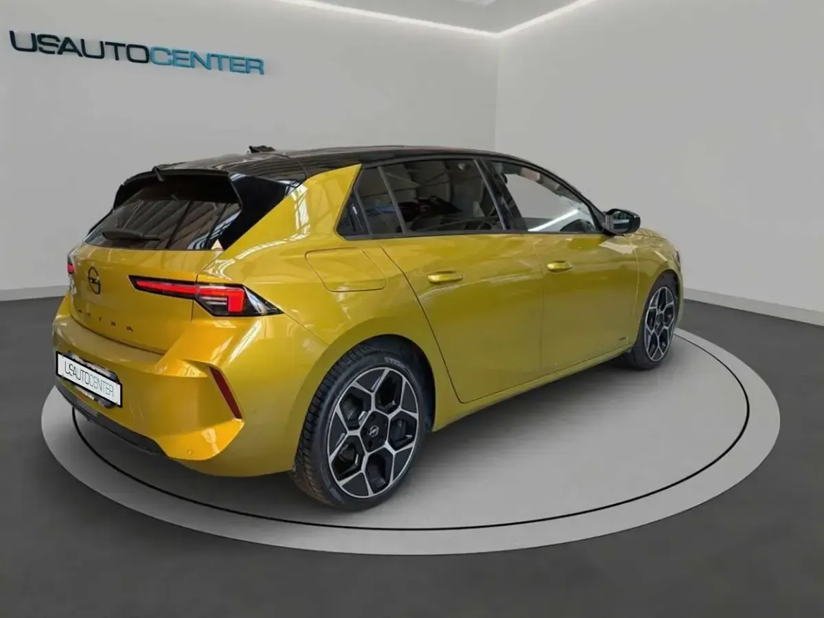 Usata Opel Astra Ultimate 131 CV (96 kW) 2022 Giallo Berlina