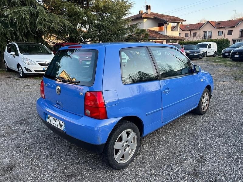 Usata VW Lupo Highline 75 CV (55 kW) 2001 Blu Utilitaria