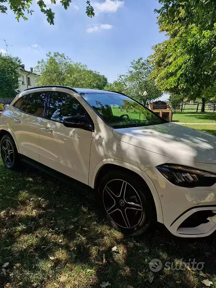 Usata Mercedes GLA200 AMG 150 CV (110 kW) 2024 Bianco SUV