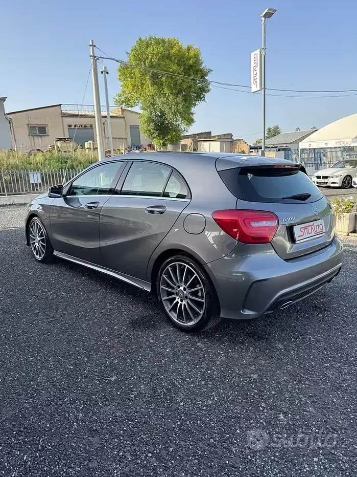 Usata Mercedes A180 Premium 109 CV (80 kW) 2014 Grigio Utilitaria