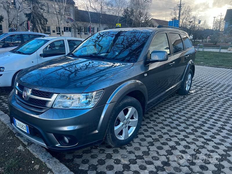 Usata Fiat Freemont 140 CV (102 kW) 2011 Bronzo SUV