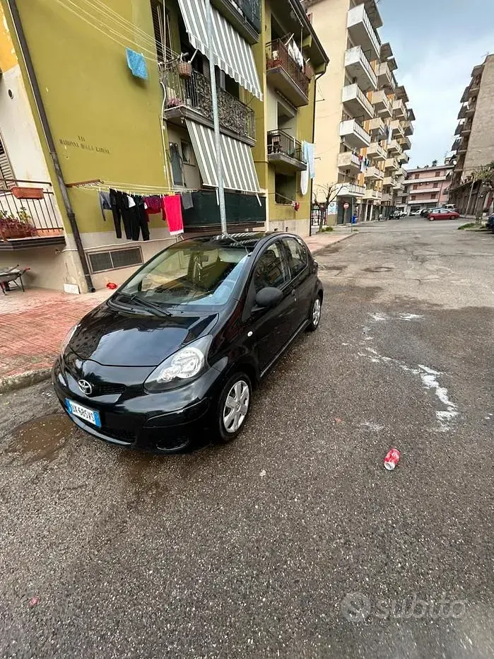 Usata Toyota Aygo 68 CV (50 kW) 2009 Nero Utilitaria