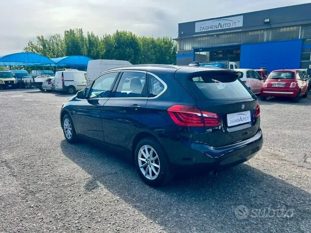 Usata BMW 218 Active Tourer Advantage 136 CV (100 kW) 2017 Blu Monovolume