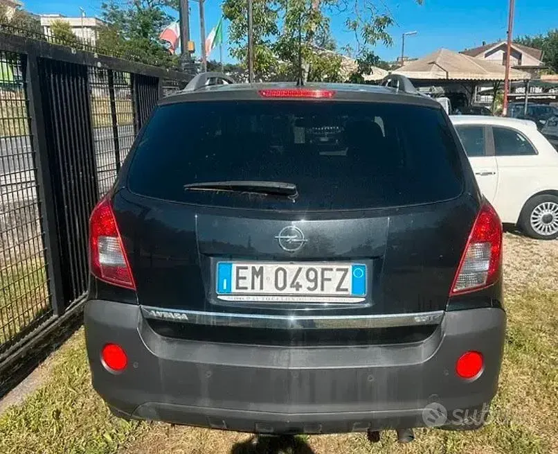 Usata Opel Antara 163 CV (119 kW) 2012 Nero SUV