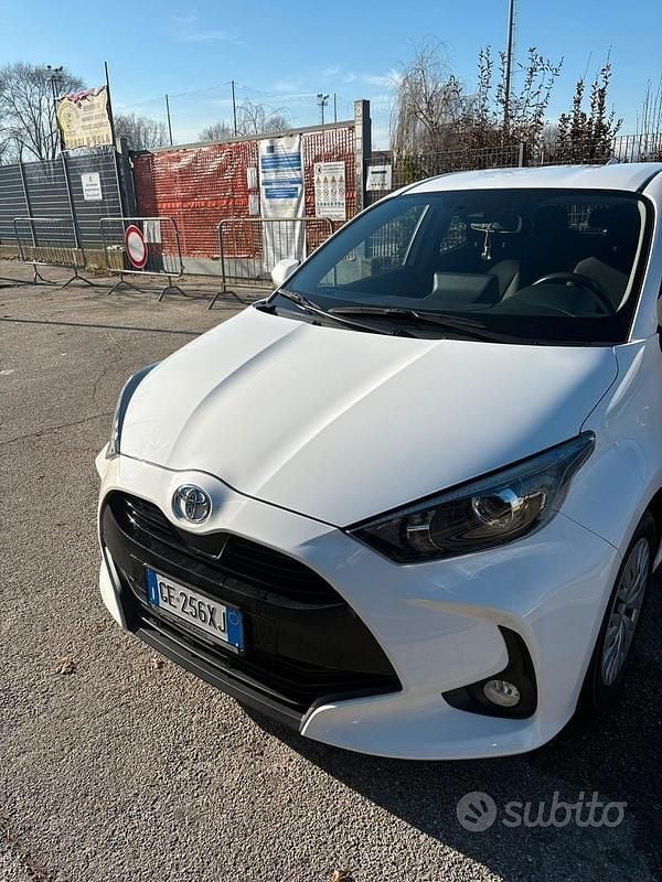 Usata Toyota Yaris Business Edition 2021 Bianco Utilitaria