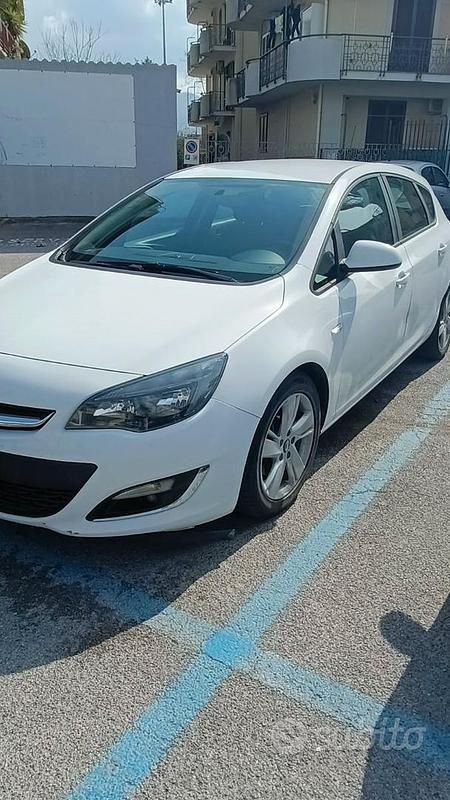 Usata Opel Astra 2013 Bianco Berlina