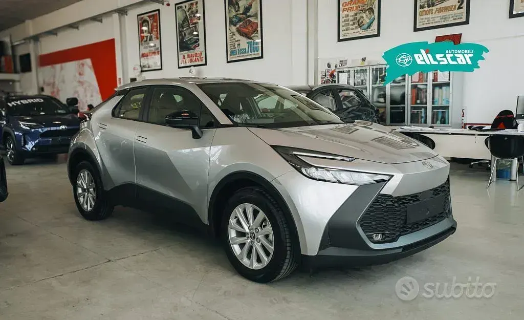 Nuova Toyota C-HR Active 98 CV (72 kW) 2026 Grigio SUV